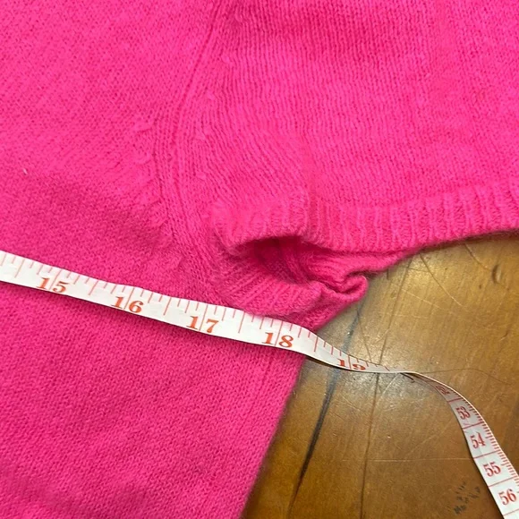 525 America, size L, Bright Pink Short Sleeve Cashmere Sweater - Picture 3 of 9